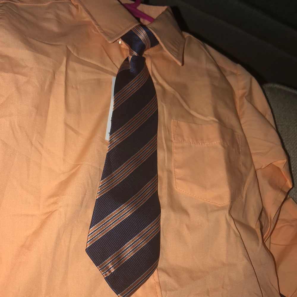 Shirt with tie